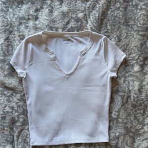 Hollister Women's Classic White Short Sleeve Tee